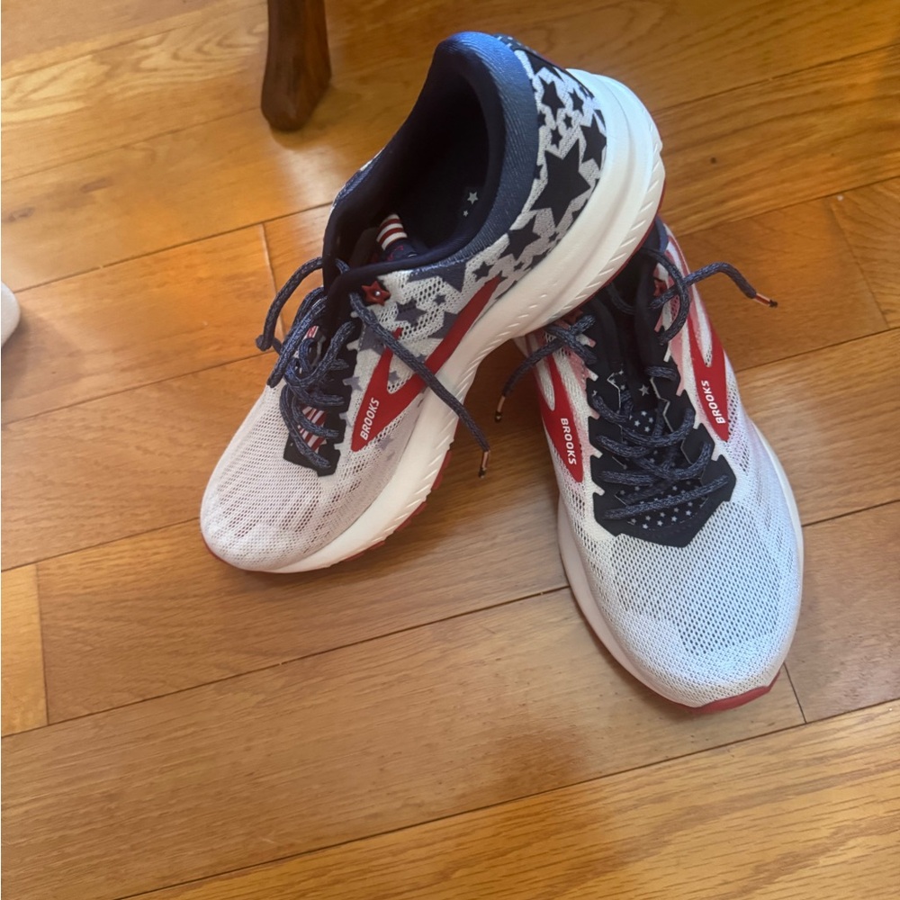 Brooks White Running Shoes with Red & Navy Star-Striped Accents - Picture 2 of 4